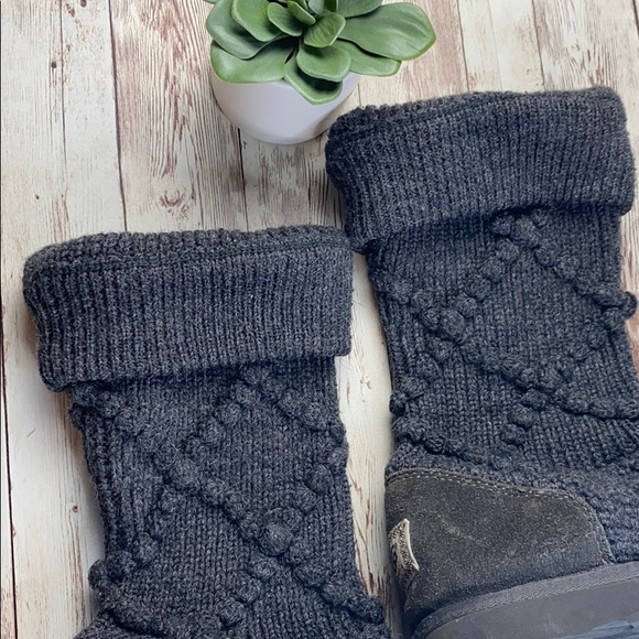 Authentic Ugg gray cable knit boots for women size 9 - Picture 5 of 13